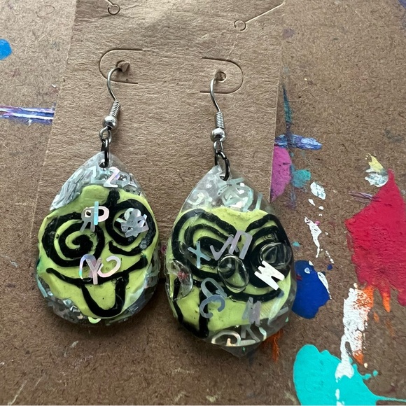 Silly Smiley Face Earrings - Picture 7 of 9